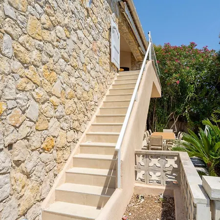 La Mesange Avec Piscine Et Jardin Villa Antibes